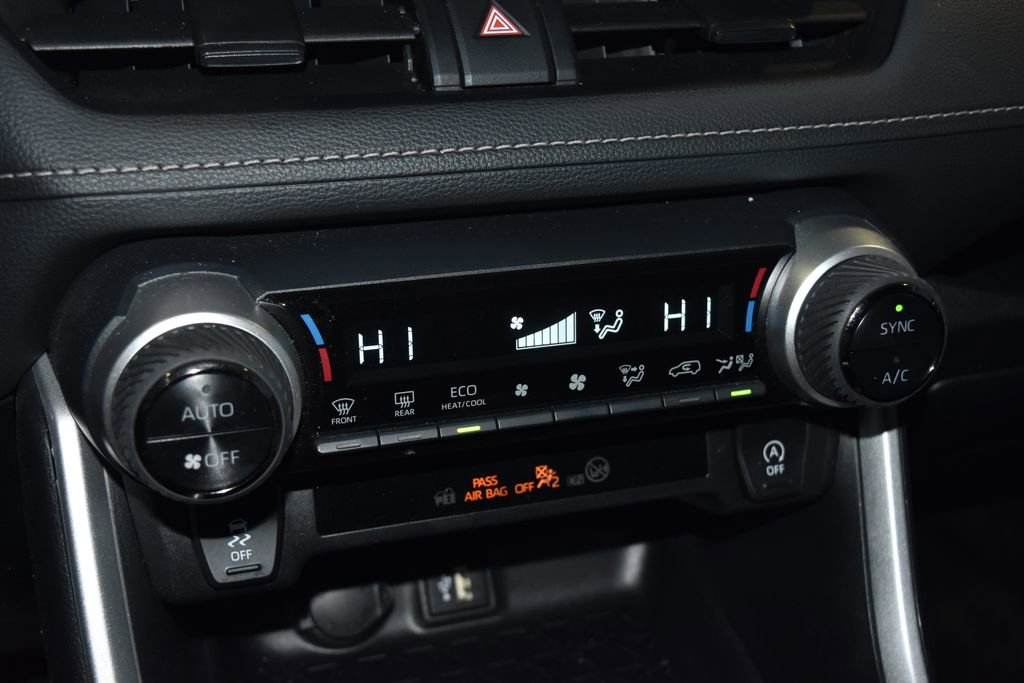 Used 2025 Toyota RAV4 XLE image 12