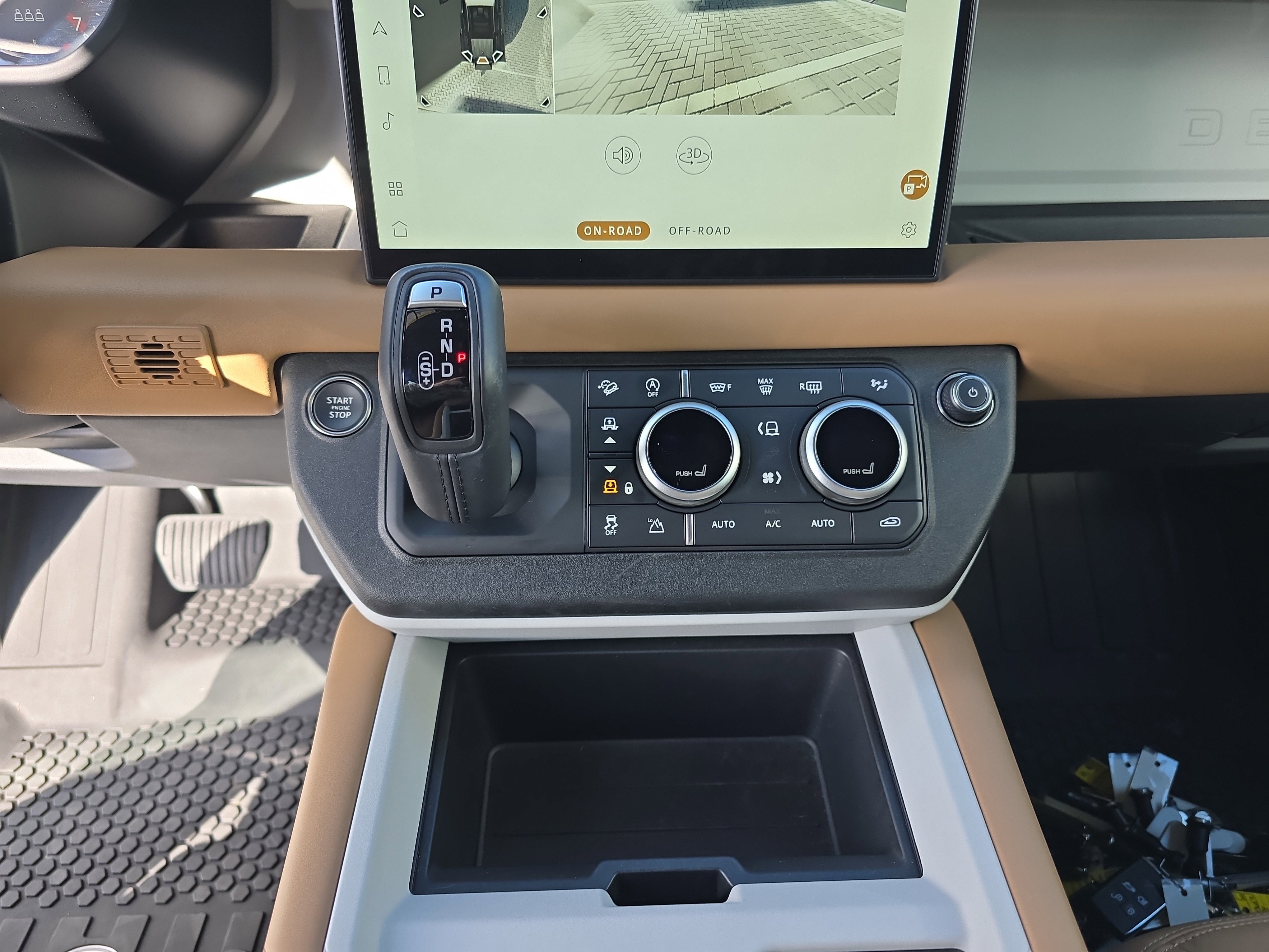 Certified 2025 Land Rover Defender 110 X-Dynamic SE AWD/4WD image 29