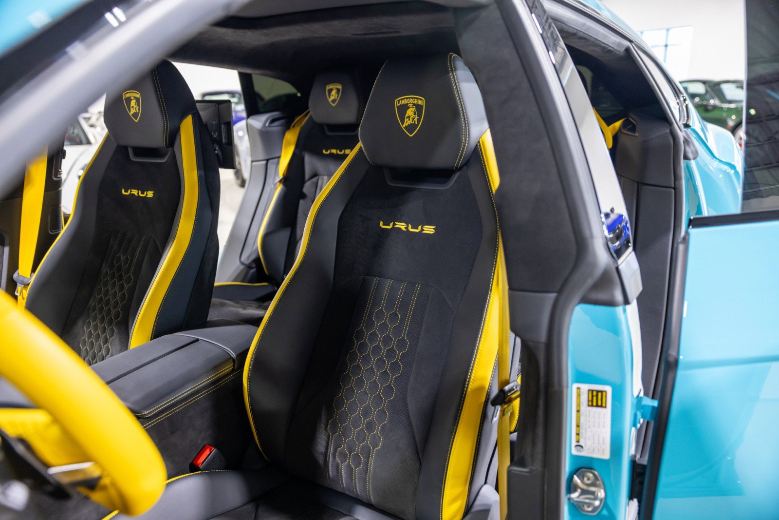 Used 2024 Lamborghini Urus S AWD/4WD image 38