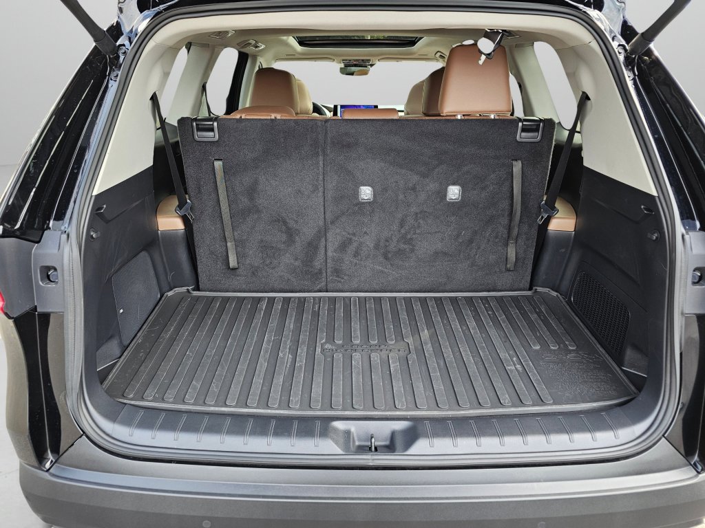 Used 2024 Toyota Grand Highlander Platinum image 18