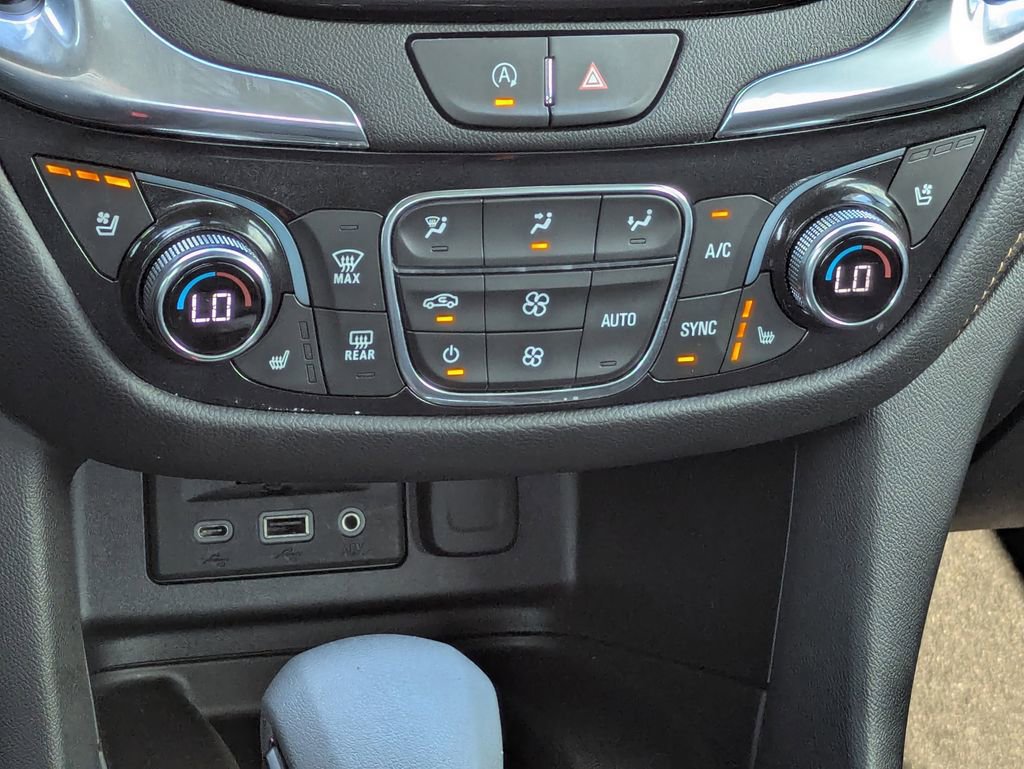 Used 2022 Chevrolet Equinox Premier image 20