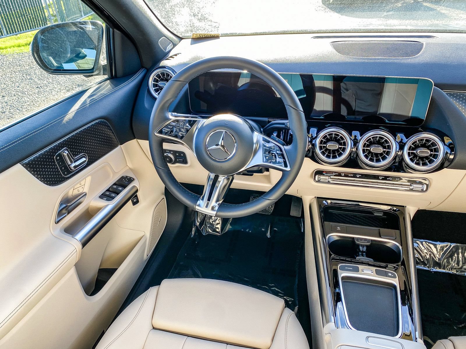 Used 2025 Mercedes-Benz GLA 250 4MATIC image 13