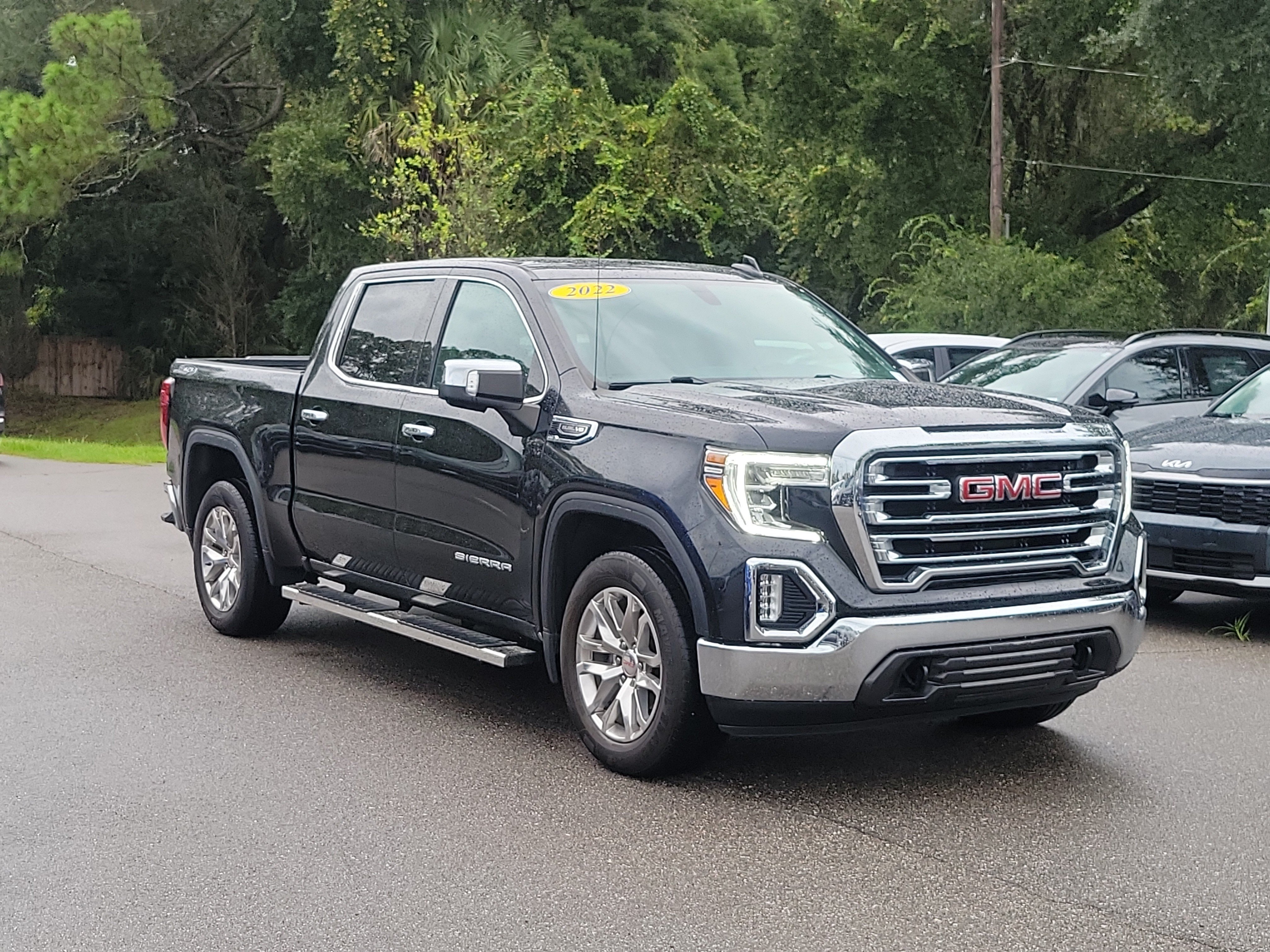 Used 2022 GMC Sierra 1500 SLT AWD/4WD image 38