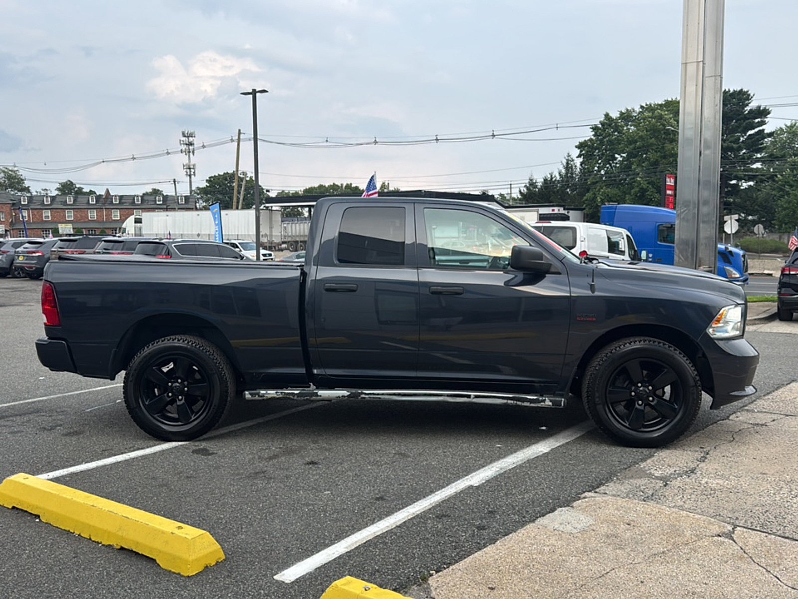 Used 2019 RAM 1500 Express w/ Express Value Package AWD/4WD image 9