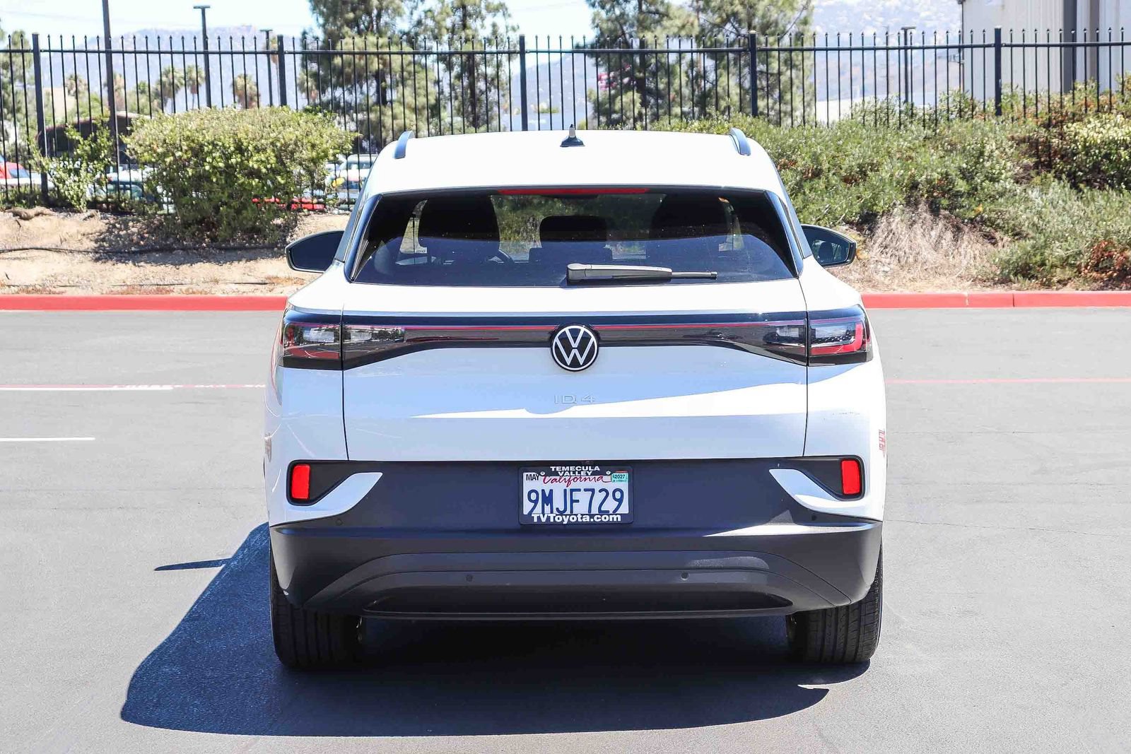 Used 2024 Volkswagen ID.4 2WD image 6