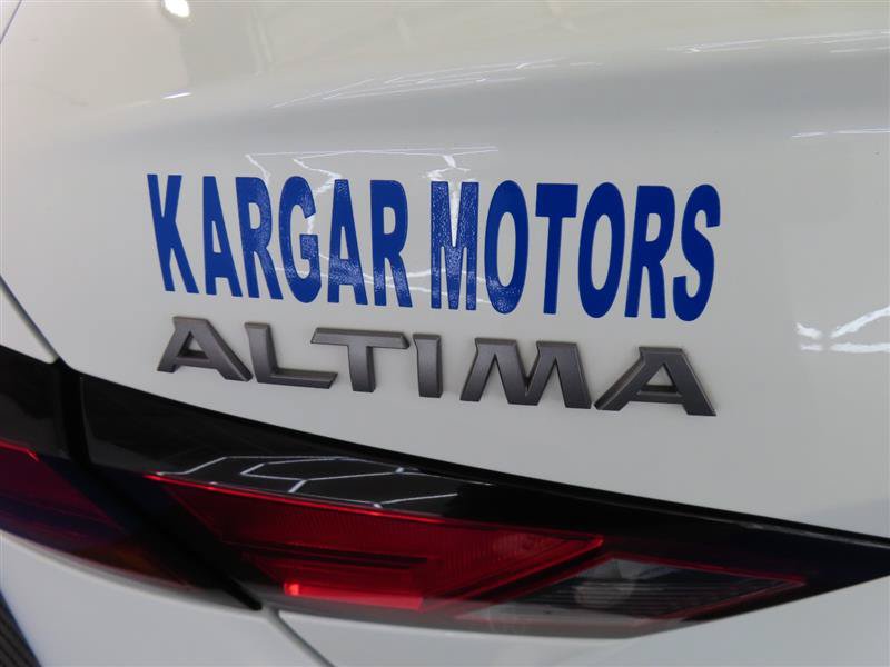 Used 2025 Nissan Altima 2.5 SV FWD image 13