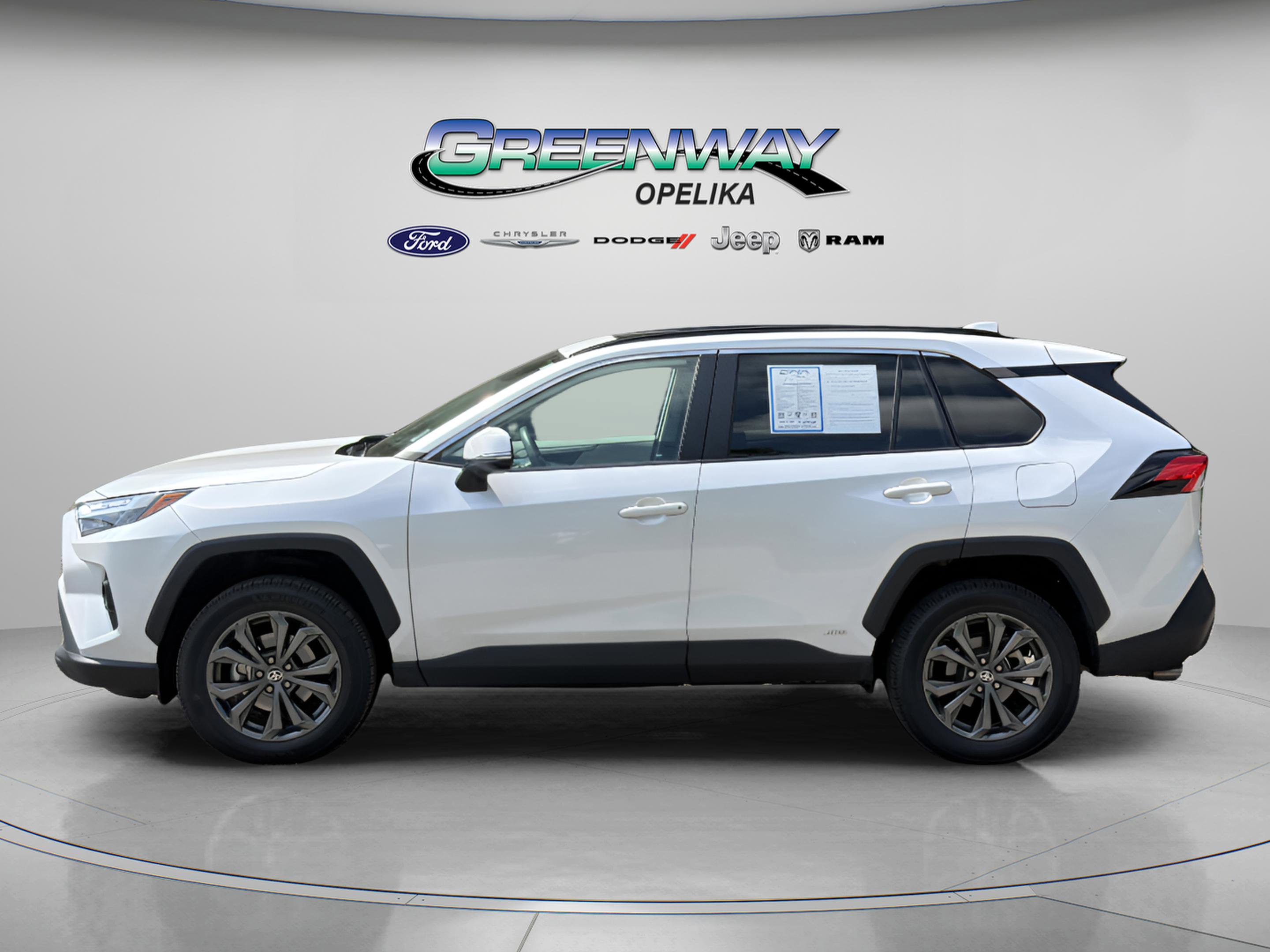 Used 2024 Toyota RAV4 XLE Premium w/ Weather Package AWD/4WD image 4
