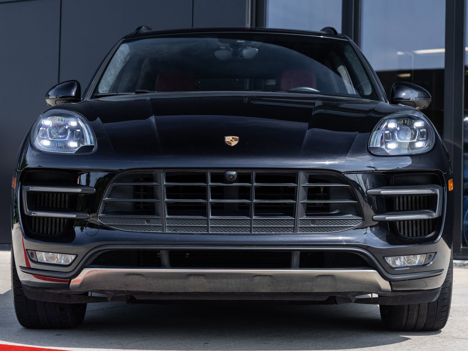 Certified 2017 Porsche Macan Turbo AWD/4WD image 8