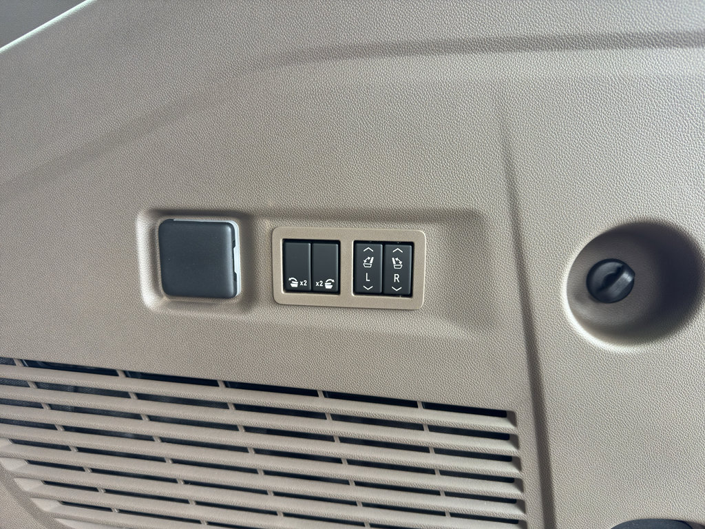 New 2026 GMC Yukon XL Denali image 12