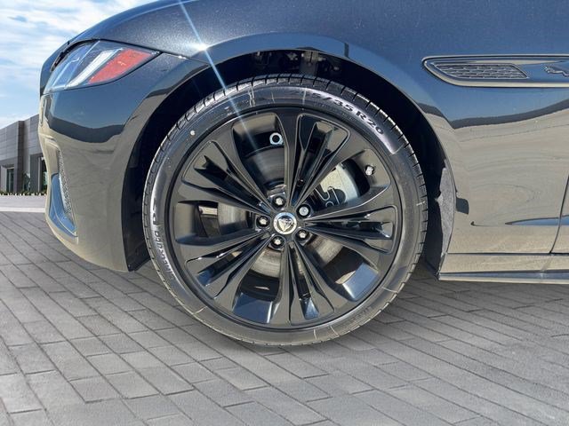 New 2024 Jaguar XF R-Dynamic SE AWD/4WD image 9