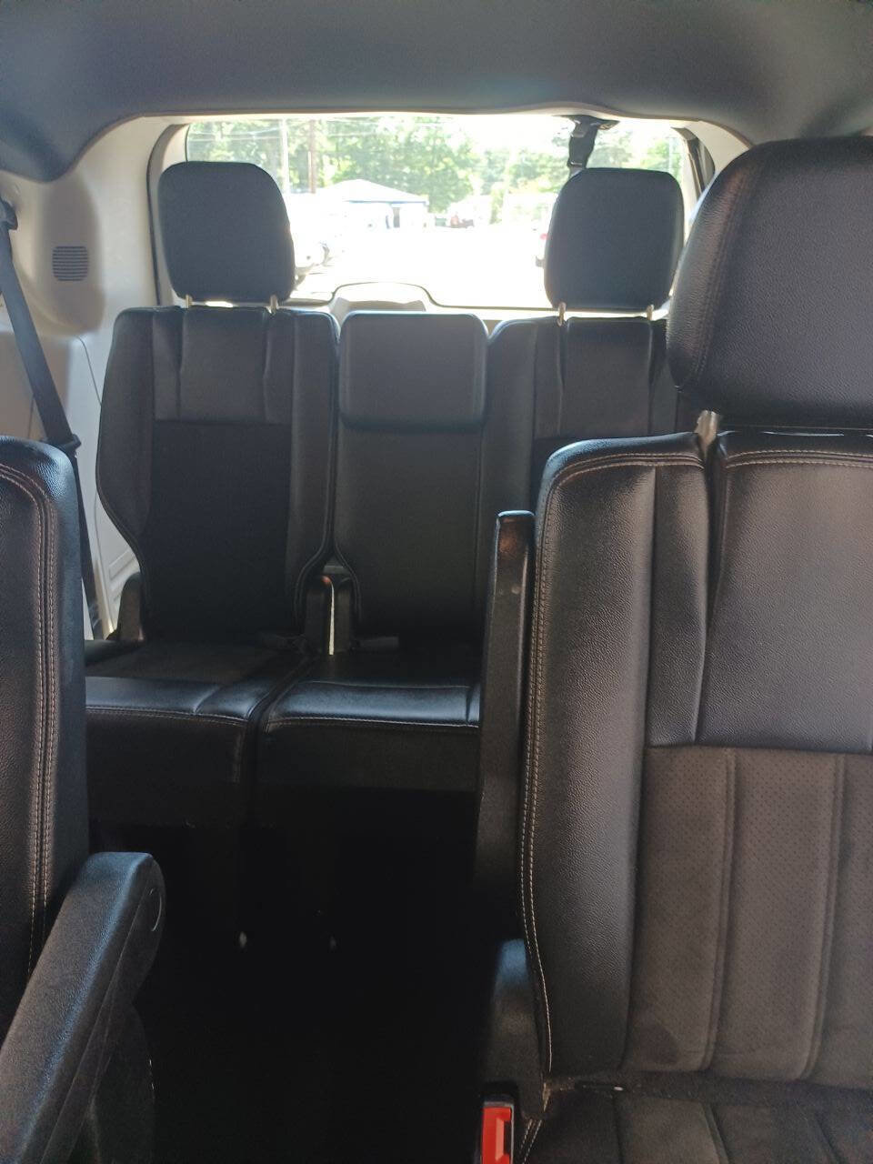 Used 2020 Dodge Grand Caravan SXT FWD image 7