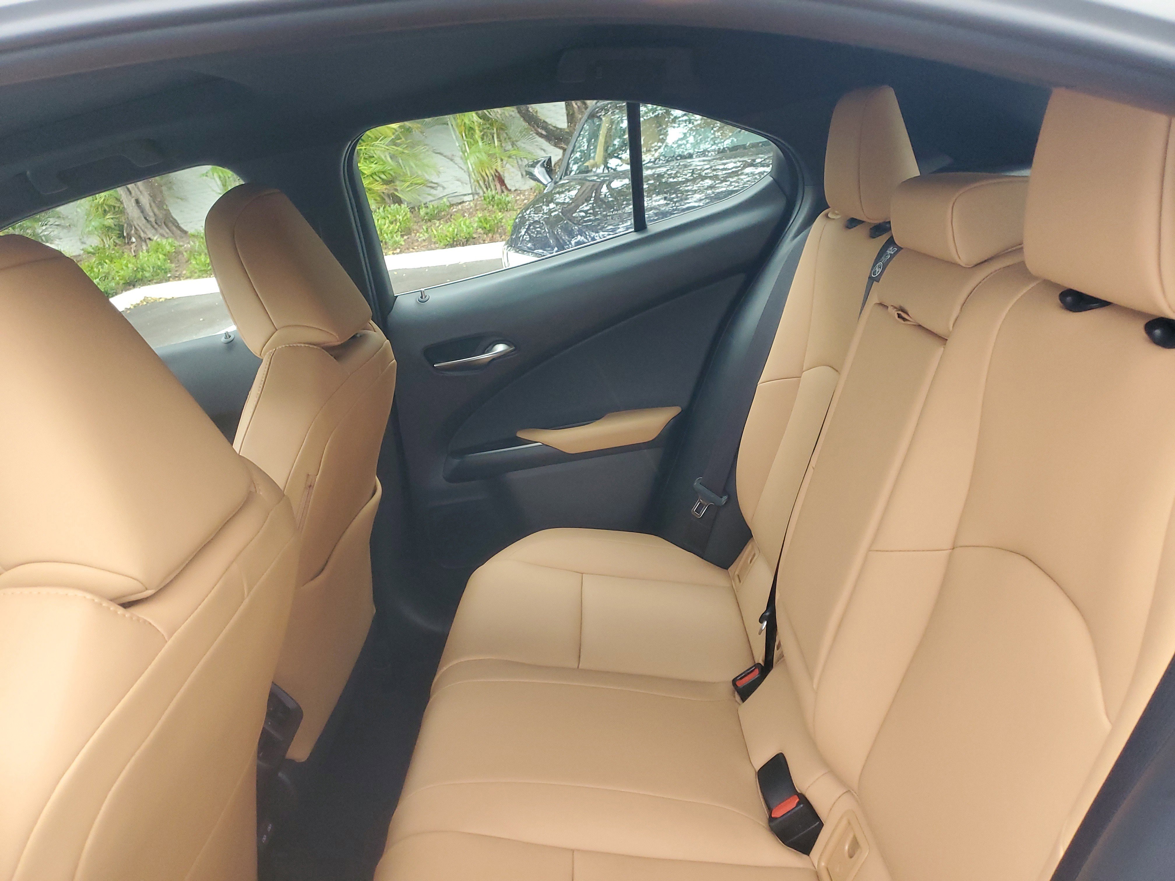 Used 2025 Lexus UX 300h FWD image 11