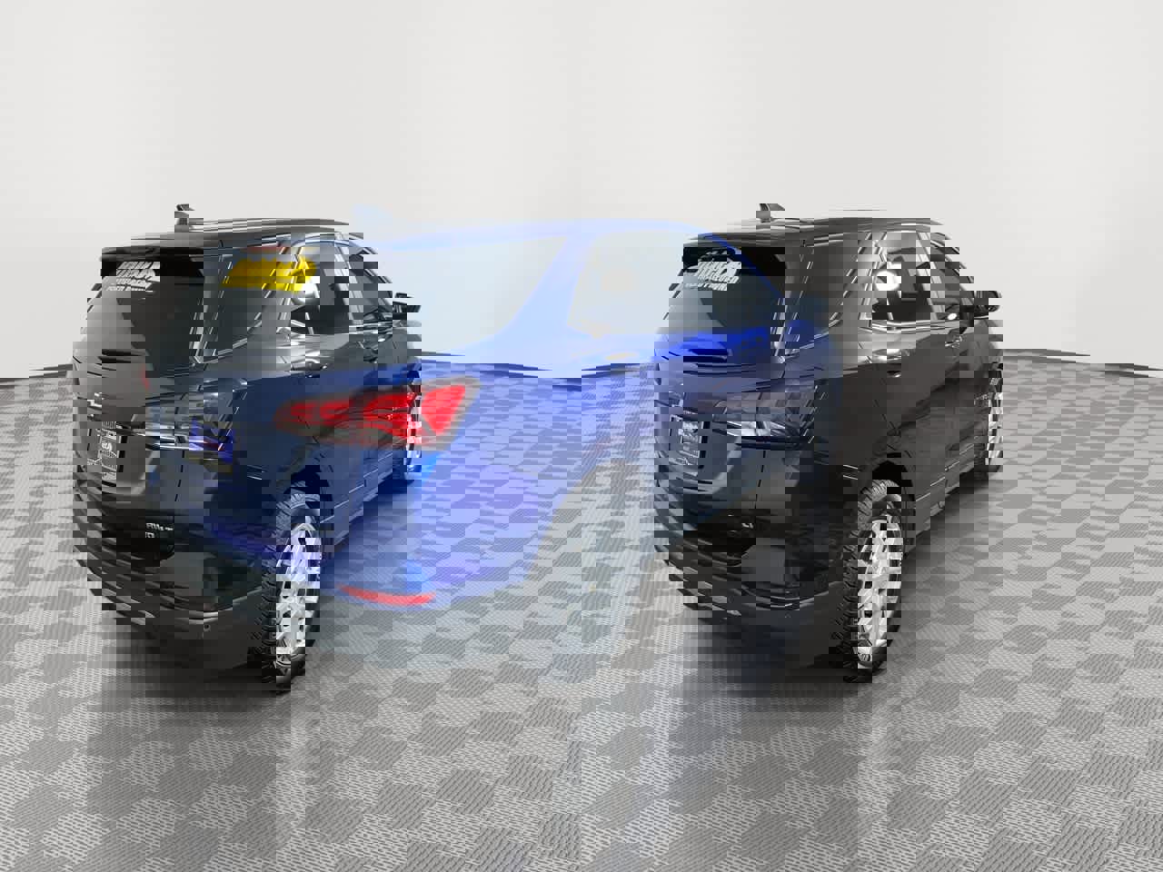 Used 2023 Chevrolet Equinox LT image 2