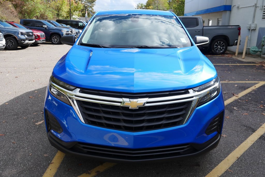Used 2024 Chevrolet Equinox LS w/ LS Convenience Package image 3