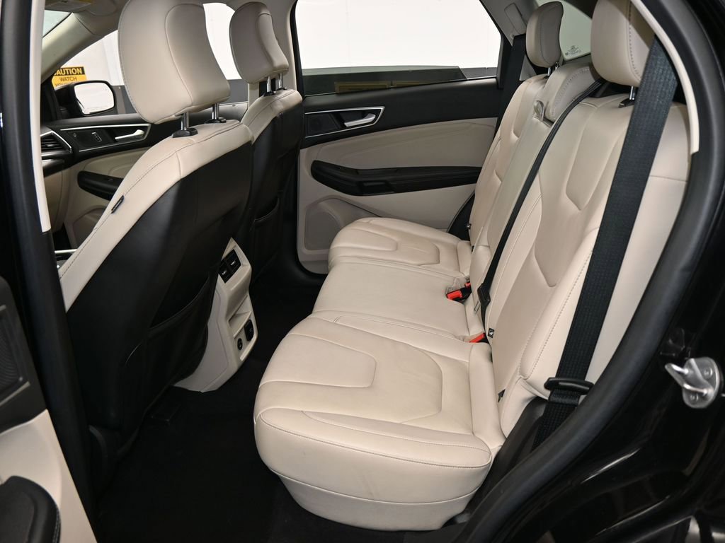 Used 2022 Ford Edge Titanium image 35
