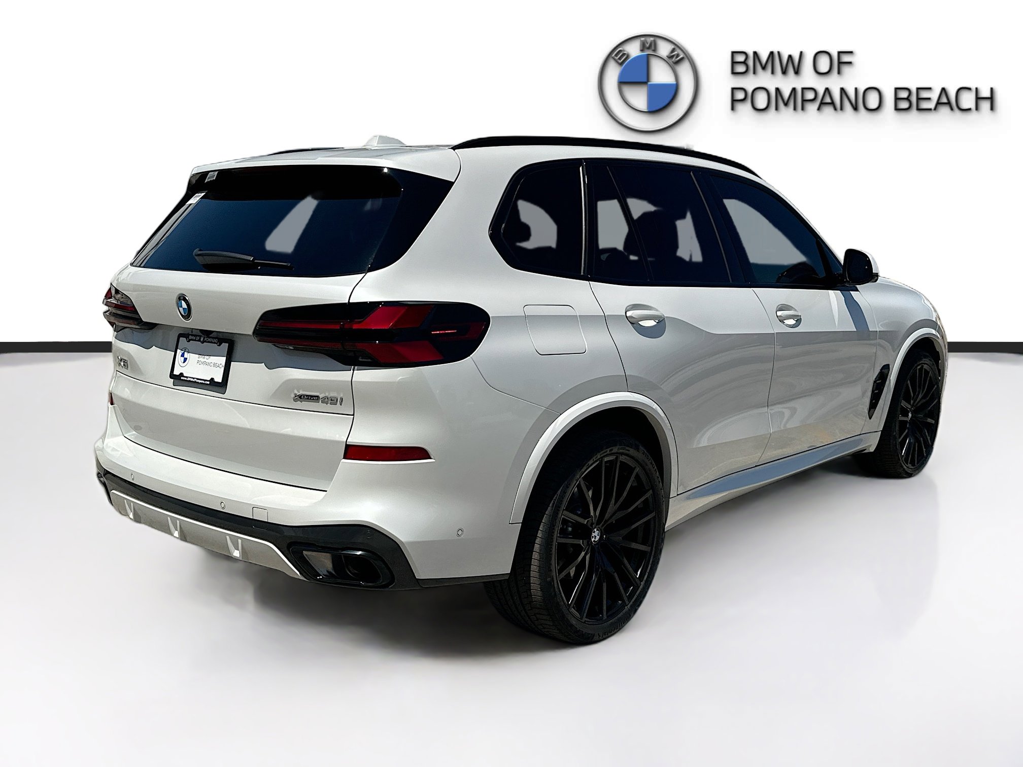 Used 2026 BMW X5 xDrive40i w/ Executive Package image 7