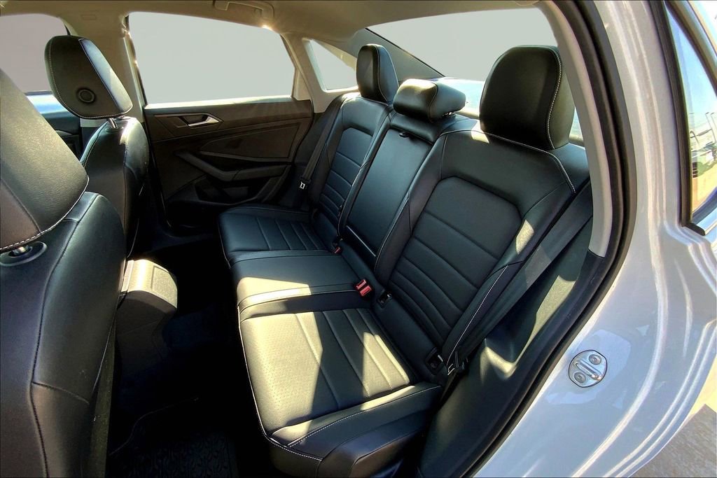Used 2022 Volkswagen Jetta SE image 26