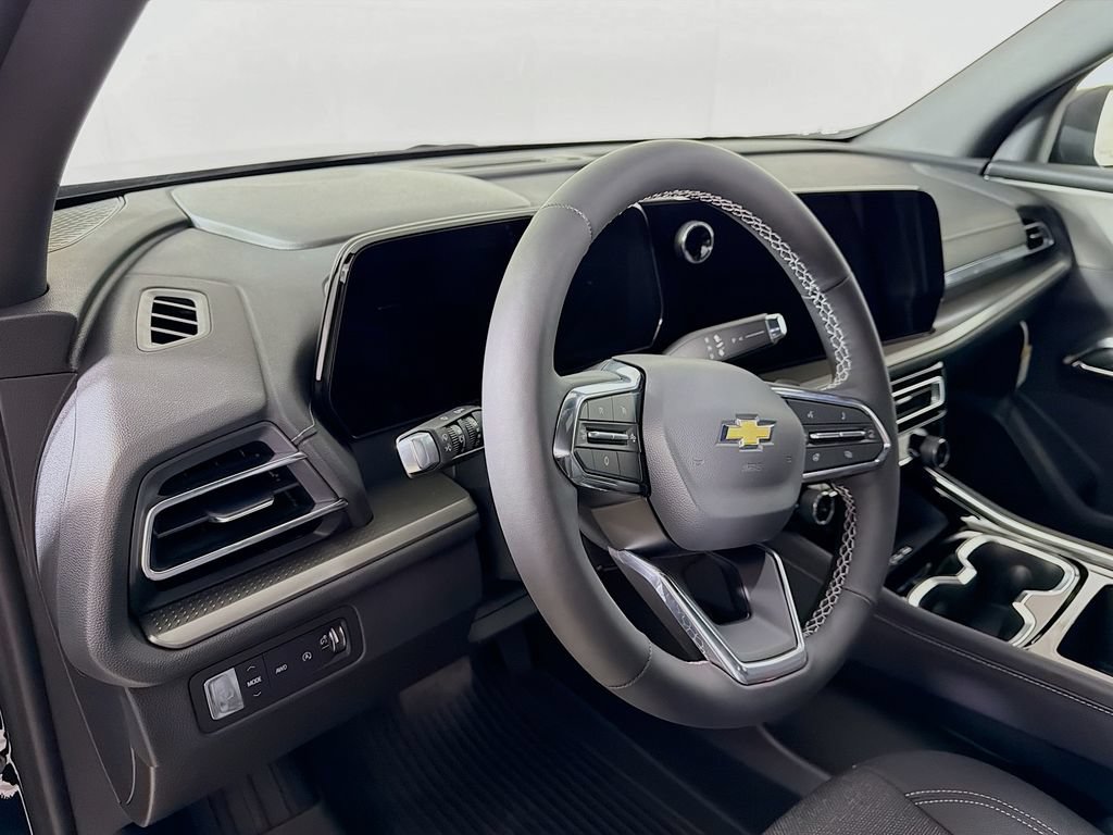 New 2026 Chevrolet Traverse LT w/ LPO, Floor Liner Package AWD/4WD image 9