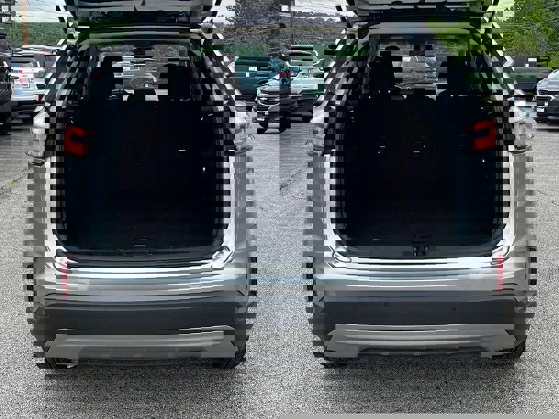 Used 2024 Ford Edge SEL image 5