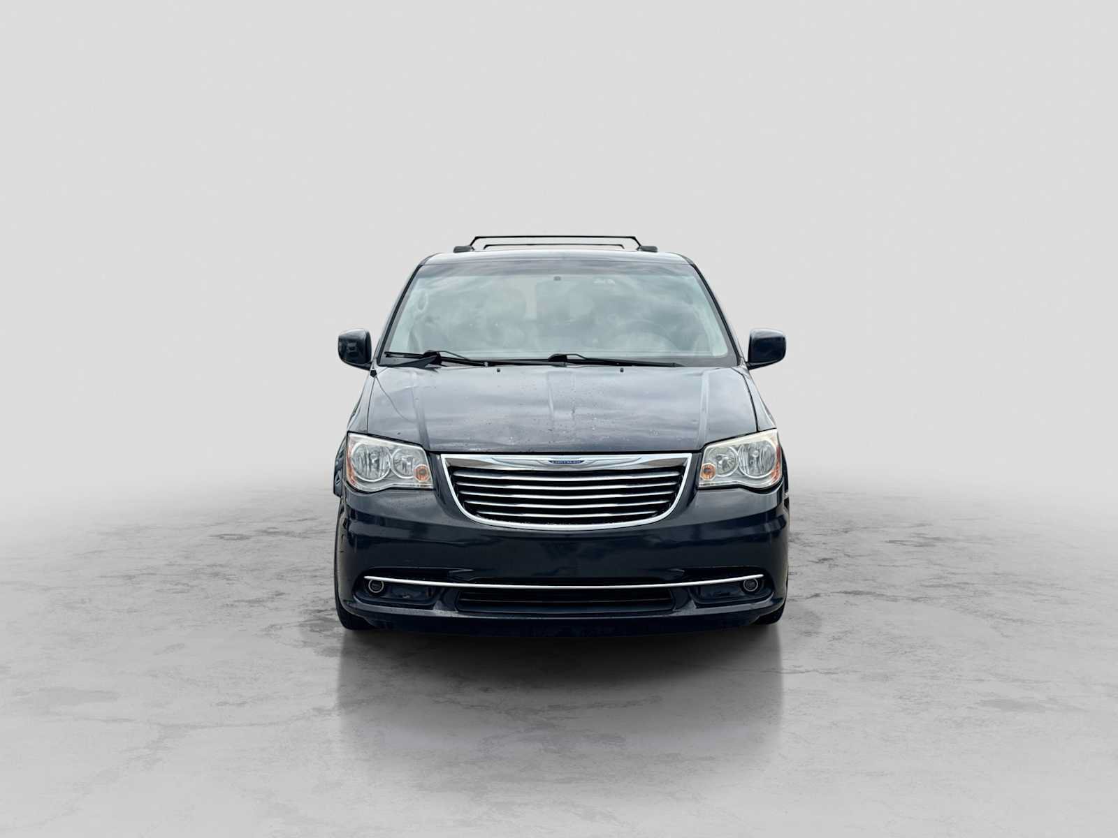 Used 2012 Chrysler Town & Country Touring w/ Entertainment Group #1 FWD image 8