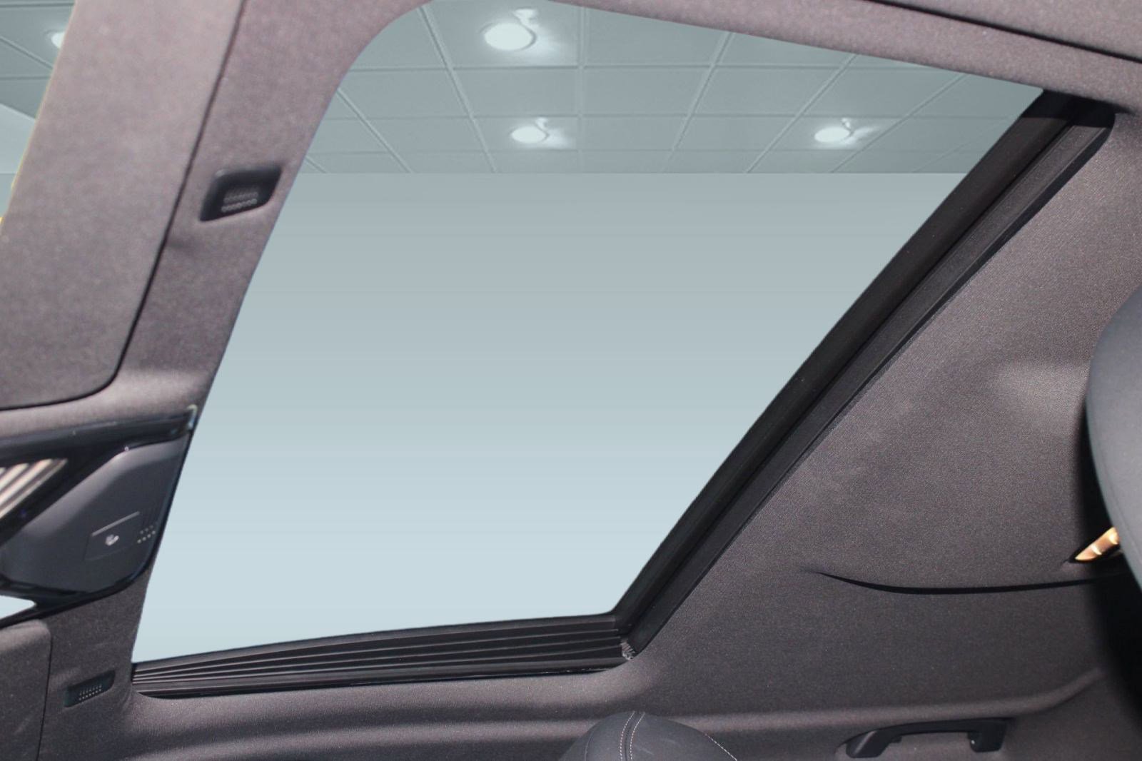 Used 2023 BMW 530i w/ Premium Package image 15