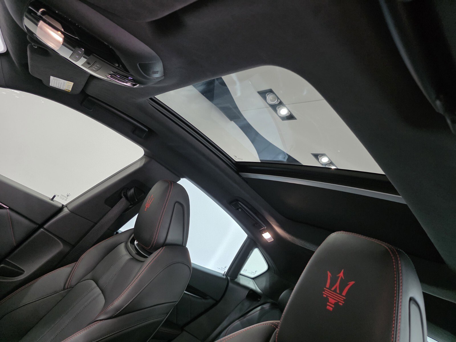 Used 2023 Maserati Levante Modena S image 9