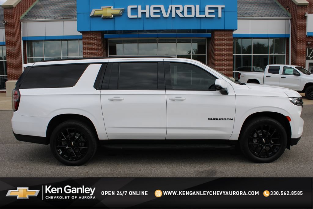 Used 2022 Chevrolet Suburban RST w/ Luxury Package AWD/4WD image 1