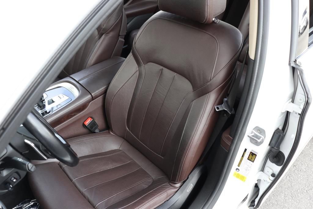 Used 2016 BMW 740i RWD image 18