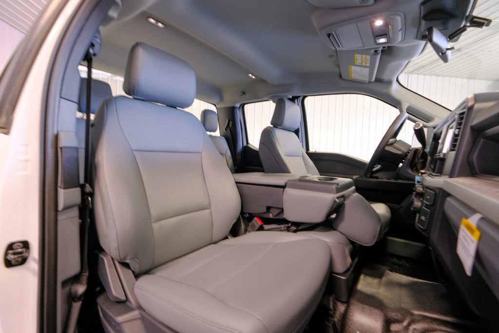 New 2025 Ford F250 XL w/ XL Chrome Package image 17