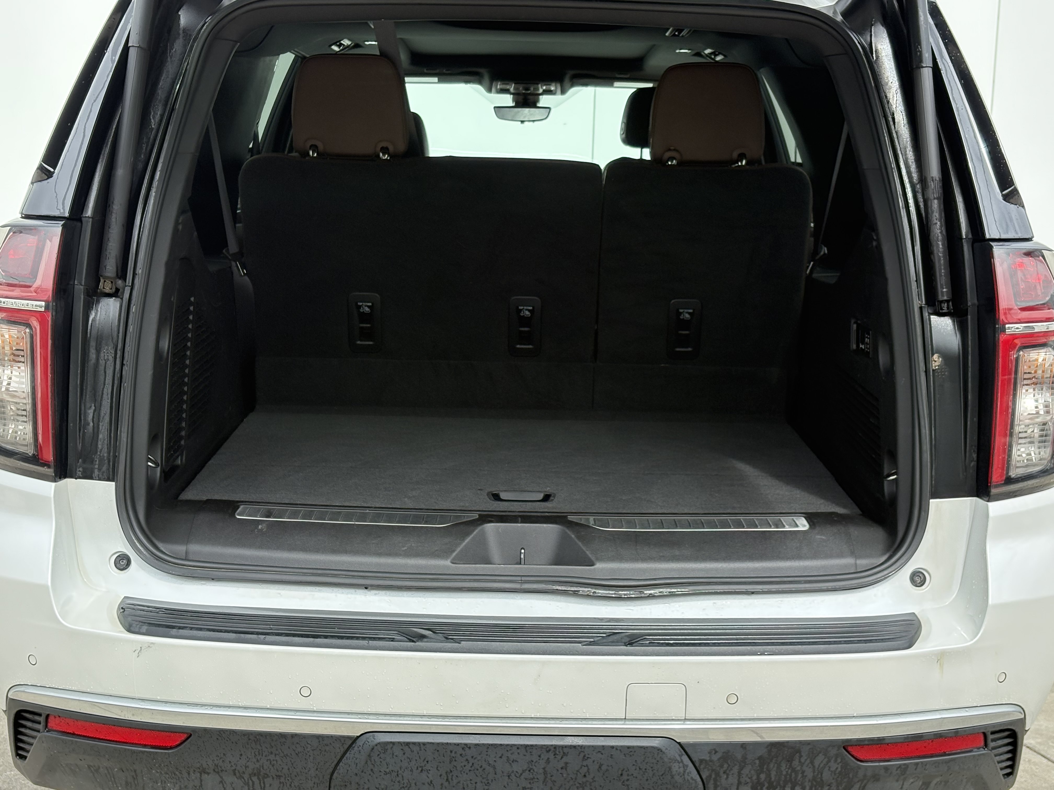 Used 2022 Chevrolet Suburban High Country w/ Max Trailering Package AWD/4WD image 9