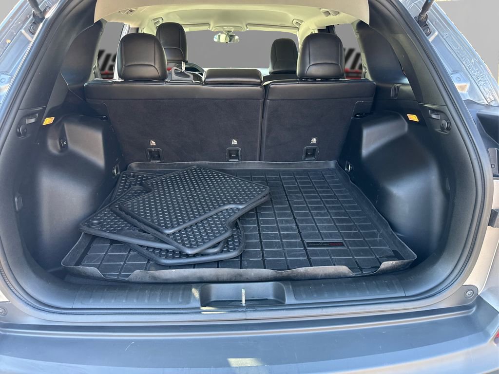 Used 2019 Jeep Cherokee Latitude Plus w/ Cold Weather Group image 10