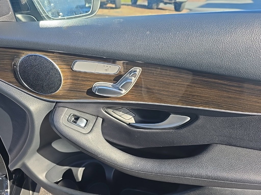 Used 2020 Mercedes-Benz GLC 300 4MATIC image 21