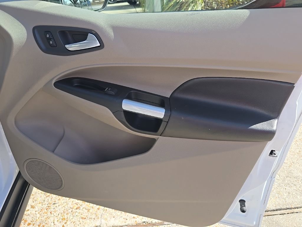 Used 2014 Ford Transit Connect XLT image 30