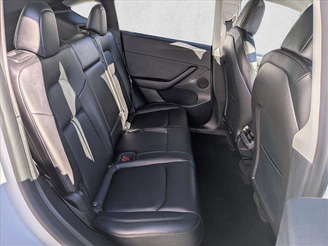 Used 2022 Tesla Model Y Long Range image 22