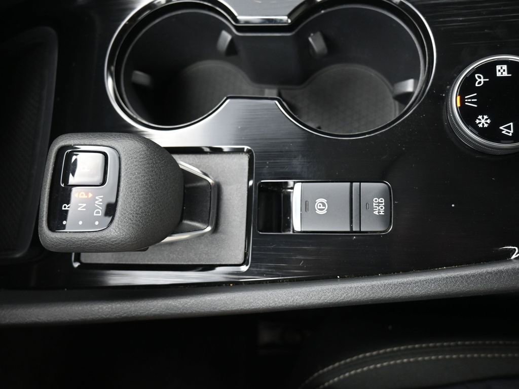 Used 2025 Nissan Rogue SV AWD/4WD image 15