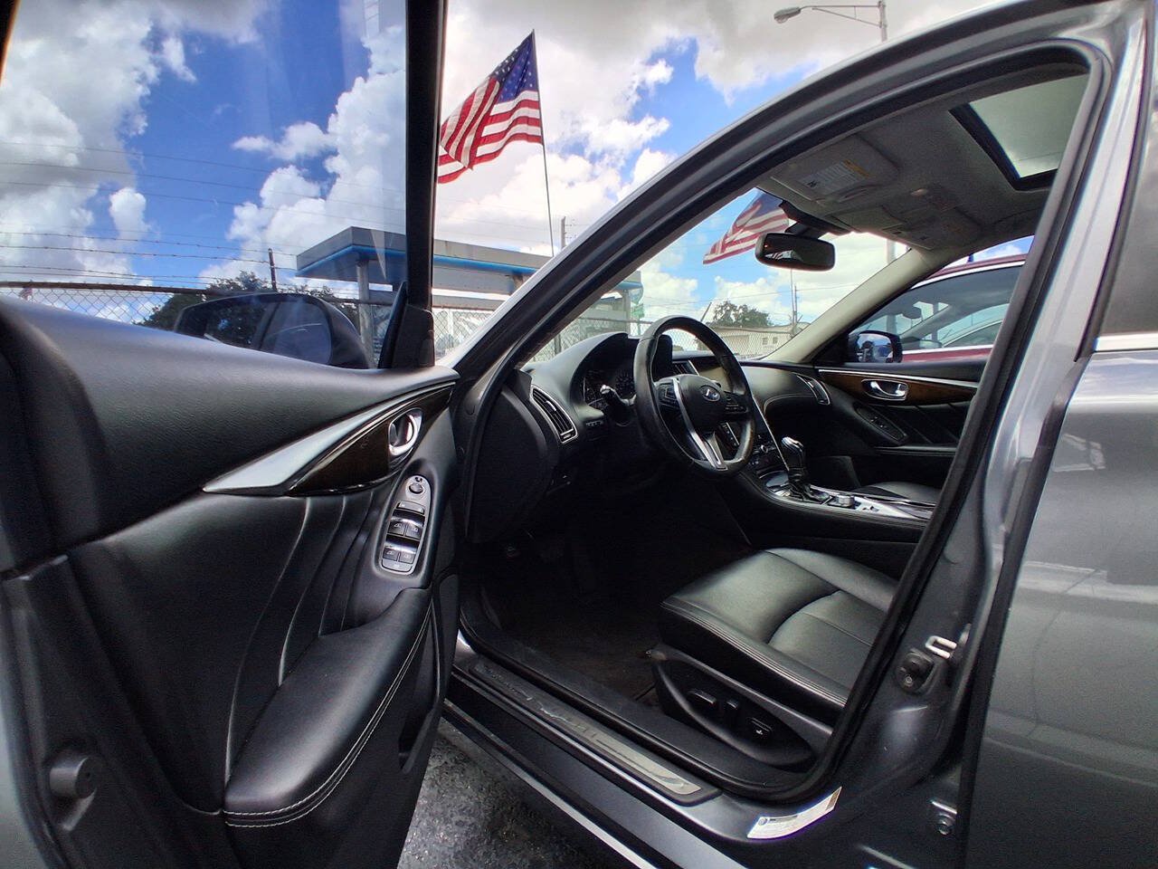 Used 2019 INFINITI Q50 Luxe w/ Essential Package (3.0T Luxe) RWD image 13