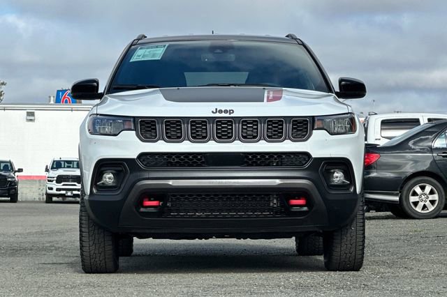 Used 2024 Jeep Compass Trailhawk image 9