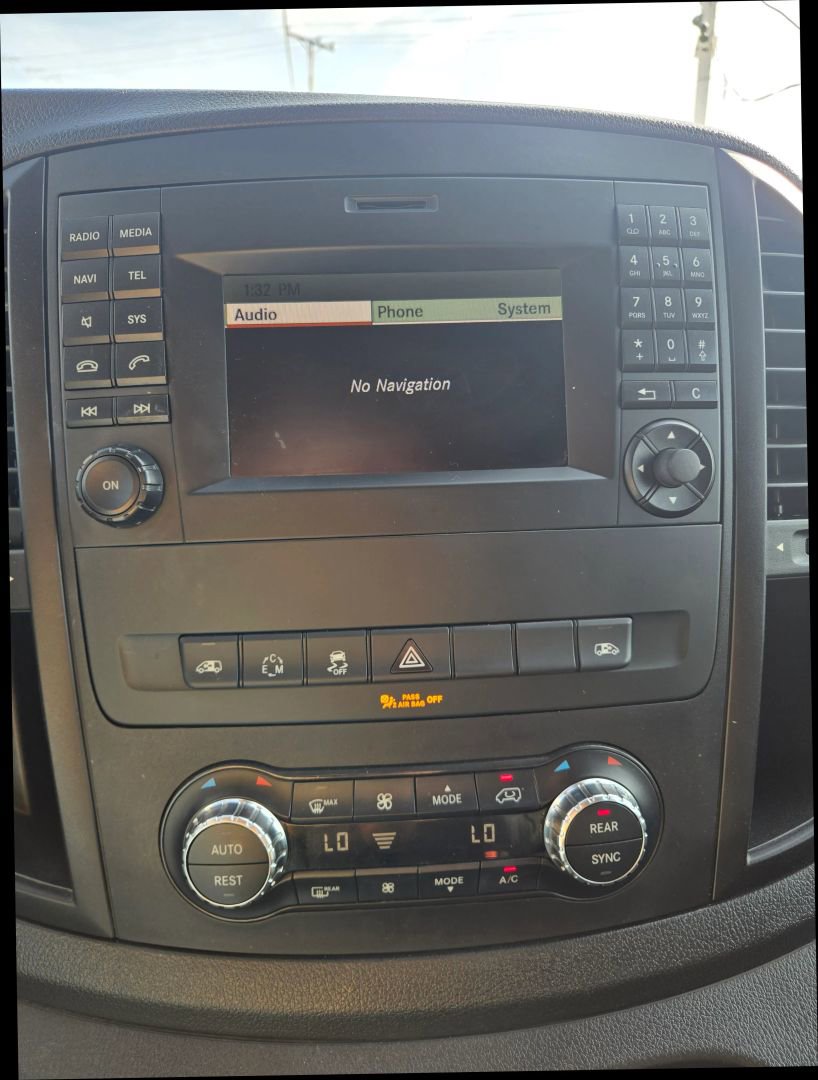 Used 2018 Mercedes-Benz Metris Passenger image 24