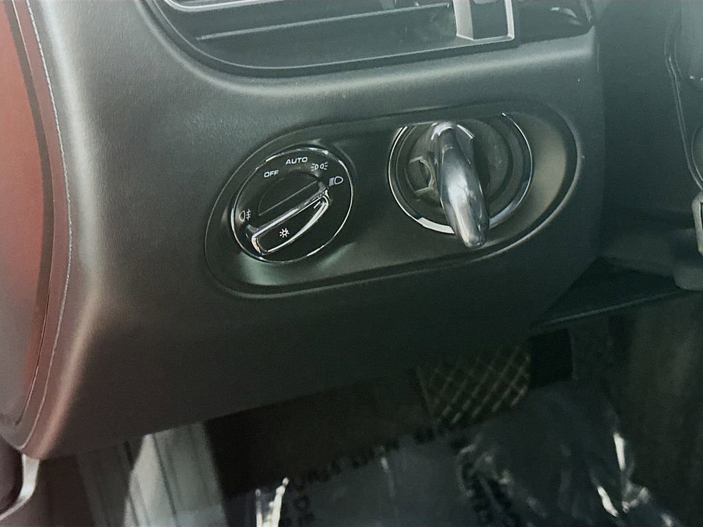 Certified 2024 Porsche Macan GTS AWD/4WD image 11