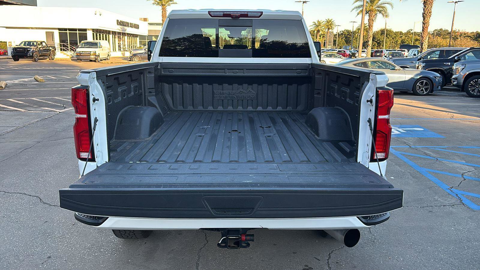 Used 2024 Chevrolet Silverado 2500 High Country w/ Technology Package image 7