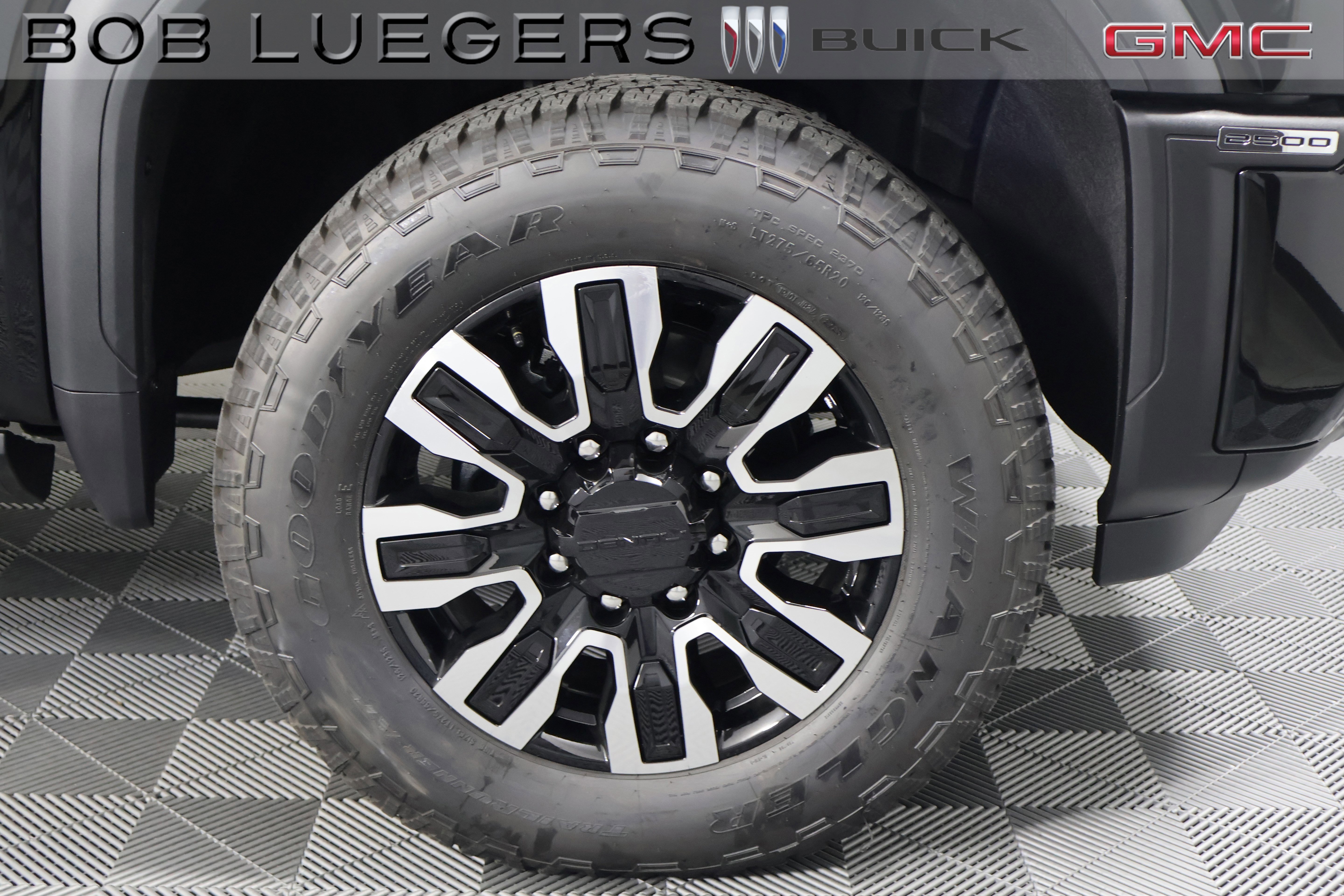 New 2025 GMC Sierra 2500 Denali Ultimate image 3