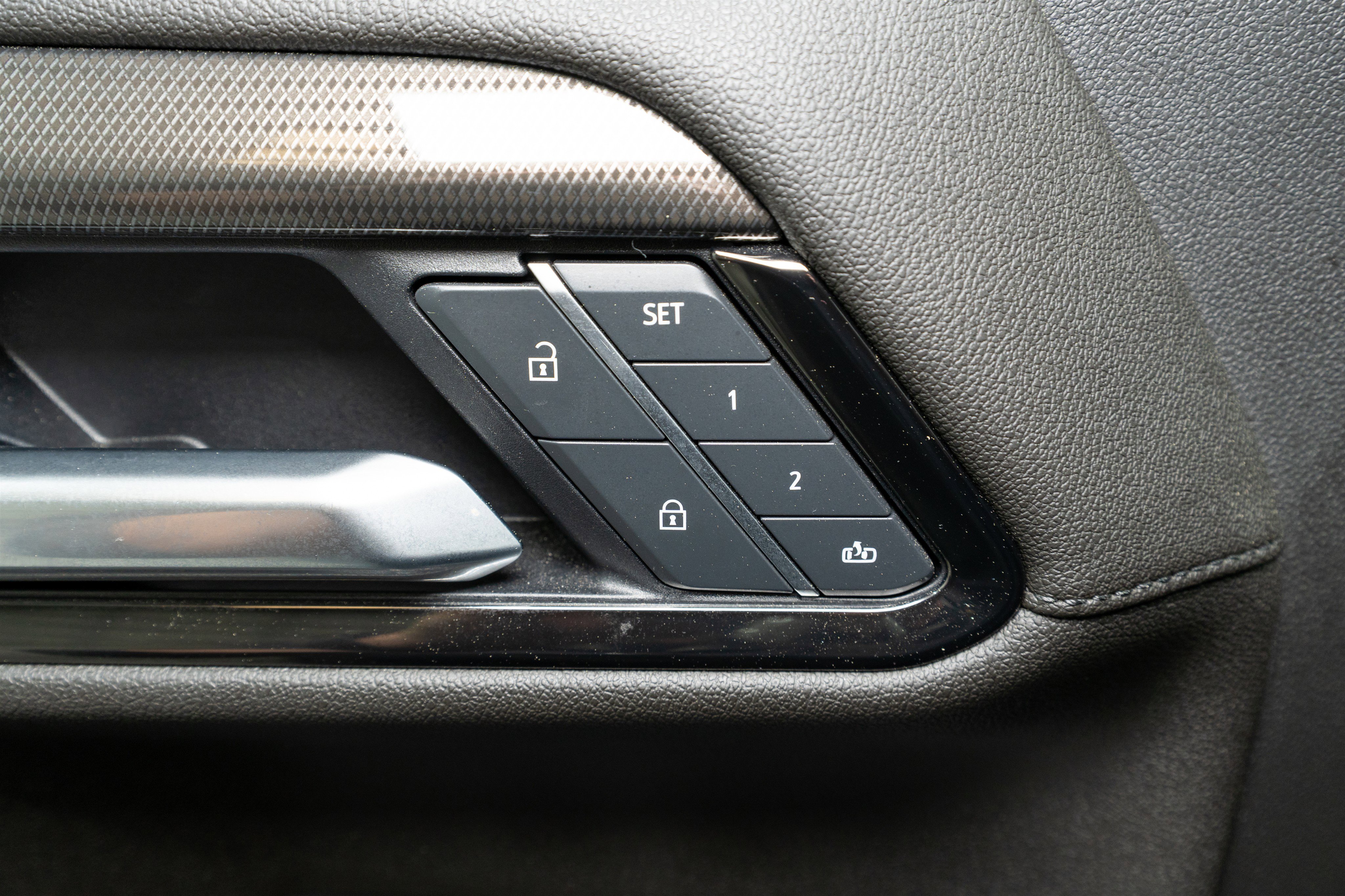 Used 2025 GMC Sierra 2500 AT4 w/ AT4 Premium Plus Package image 17