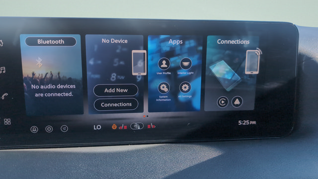 Used 2026 Nissan Sentra SV w/ SV Convenience Package FWD image 15
