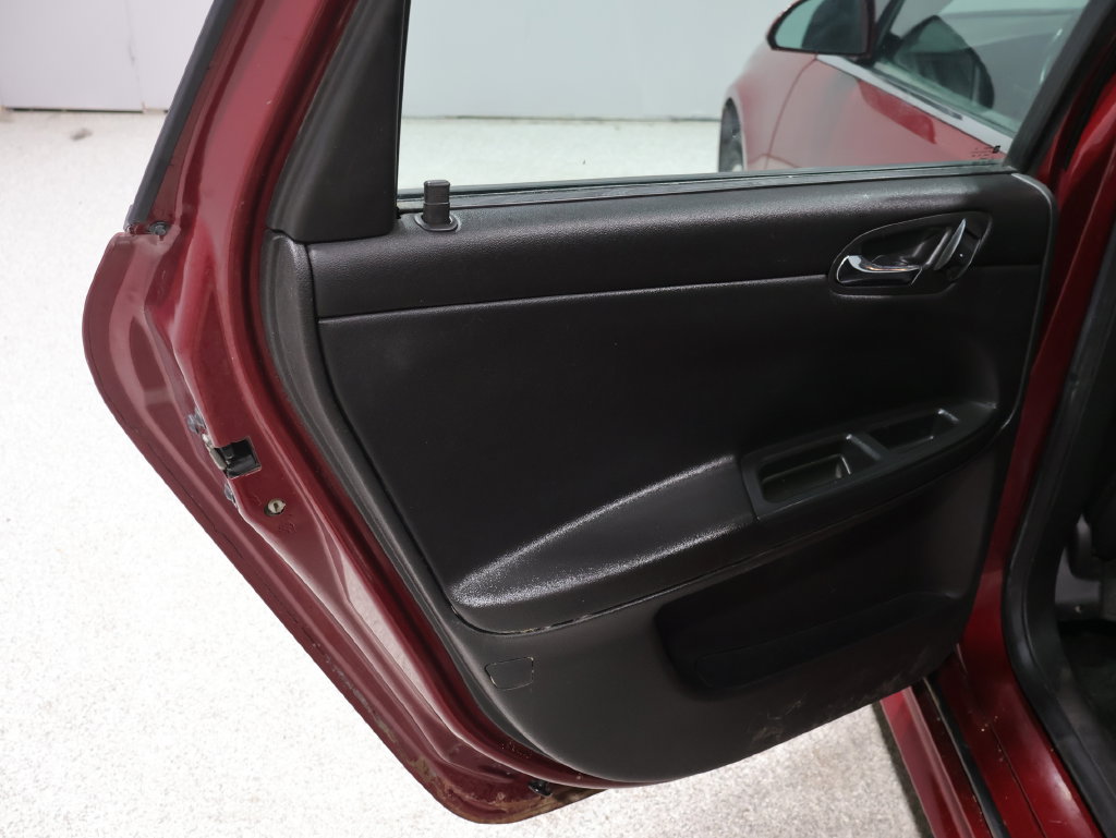 Used 2011 Chevrolet Impala LT w/ Luxury Edition Package FWD image 21