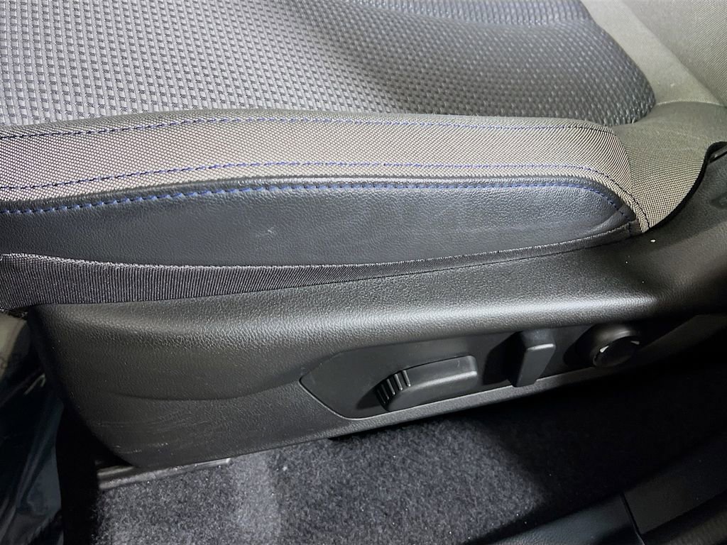 Used 2025 Subaru Forester Premium AWD/4WD image 17