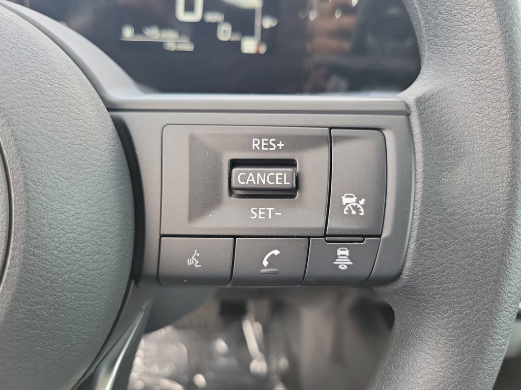 New 2025 Nissan Kicks S image 6