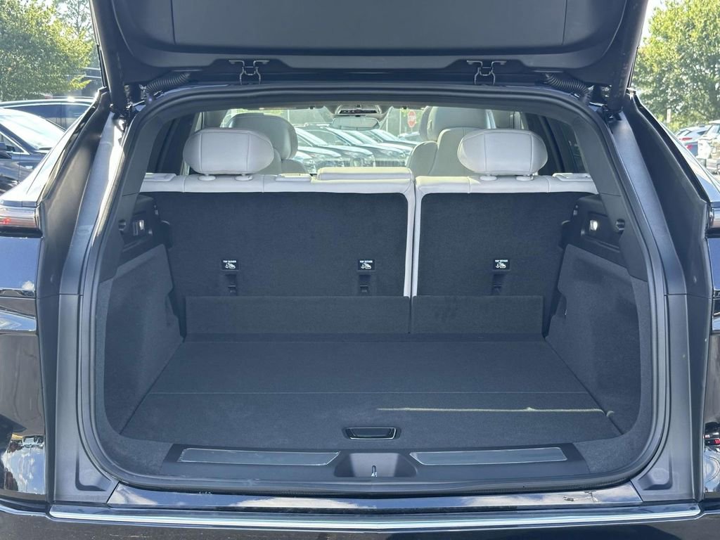 New 2025 Cadillac Lyriq Luxury image 12