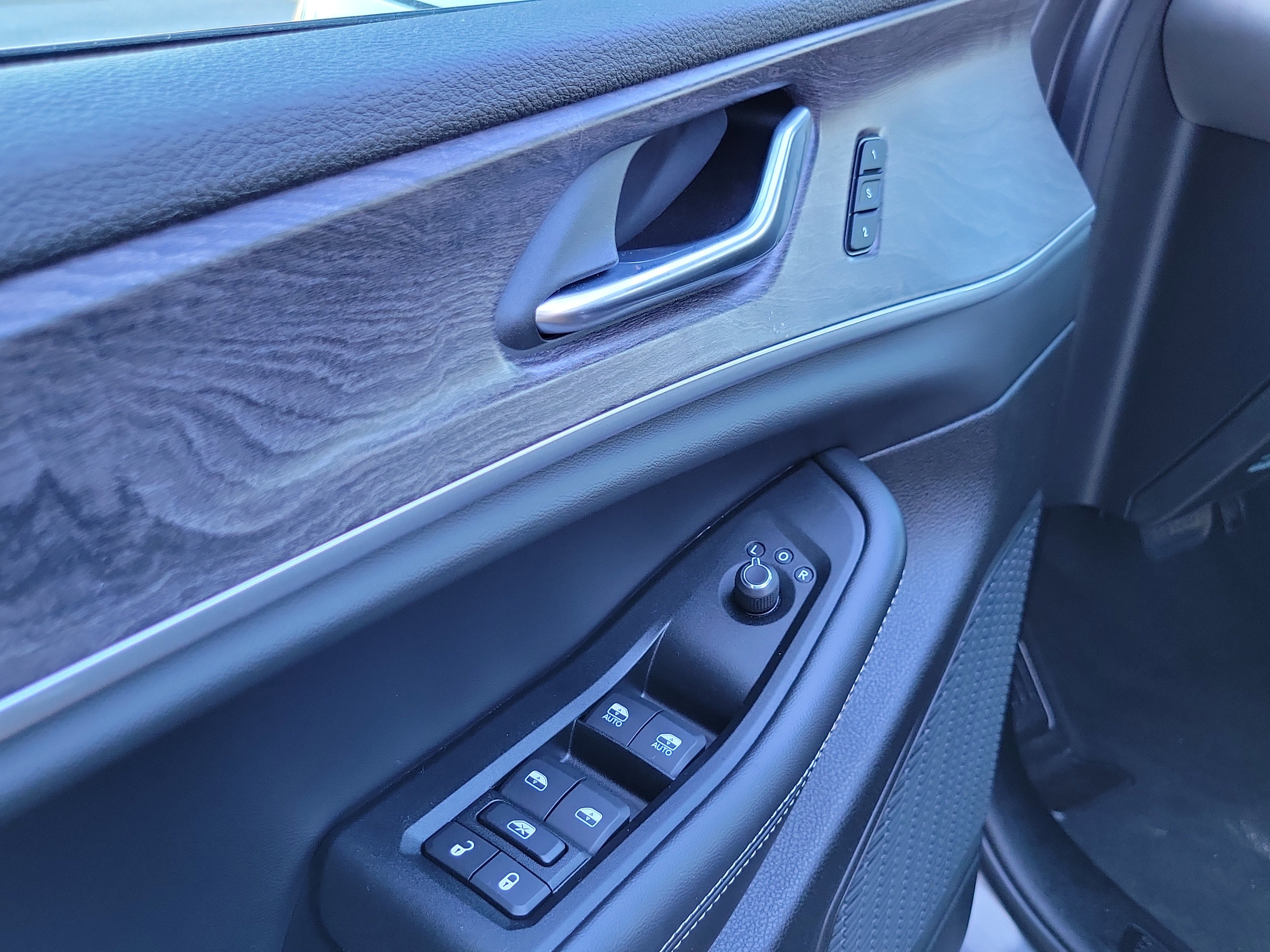 Used 2025 Jeep Grand Cherokee Limited w/ Trailer Tow Package image 7