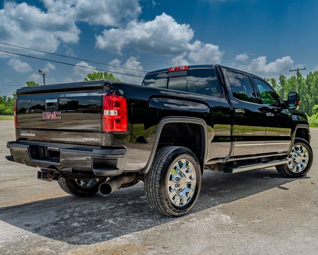 Used 2016 GMC Sierra 2500 Denali w/ Duramax Plus Package AWD/4WD image 8