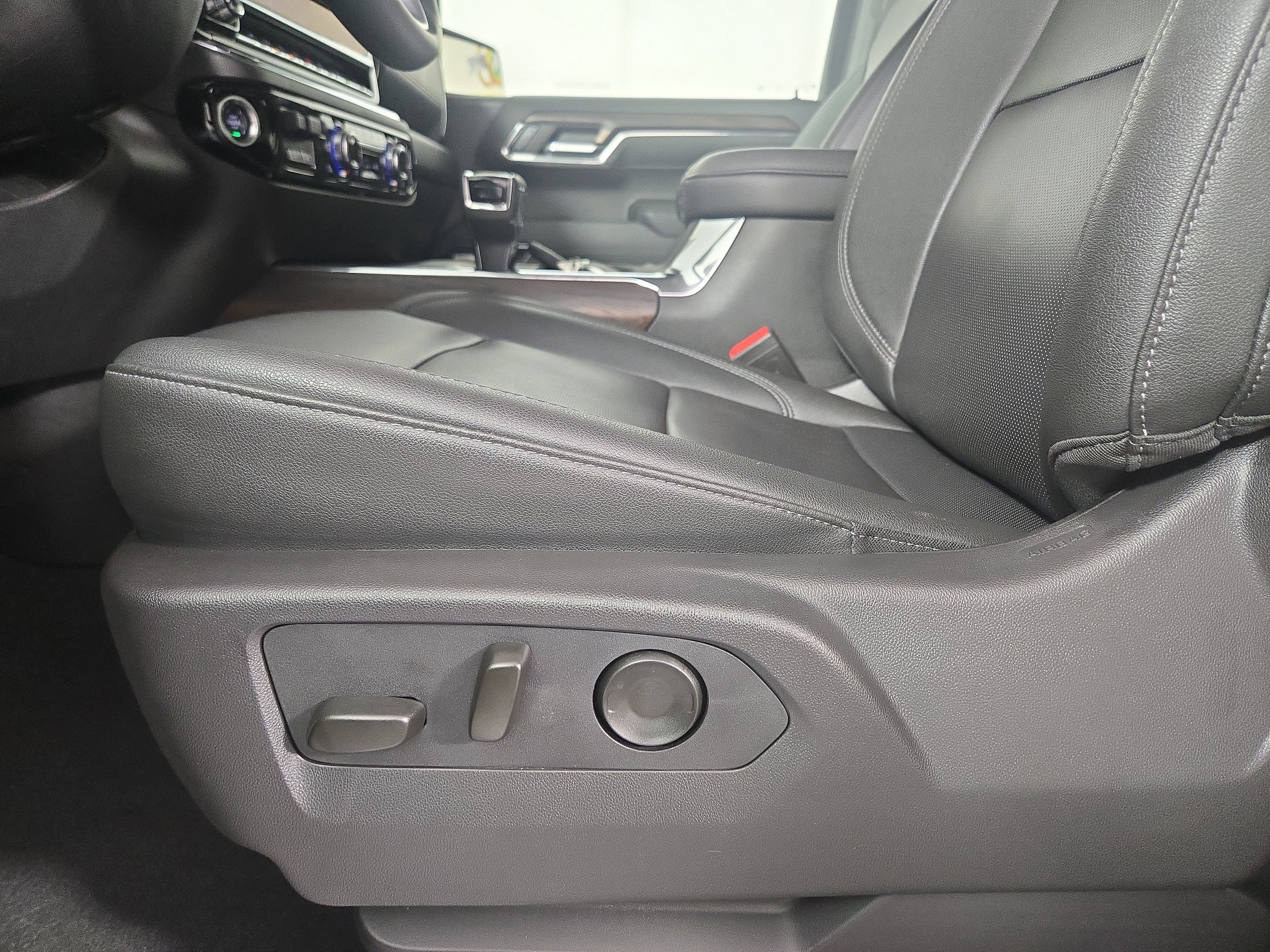 Certified 2024 GMC Sierra 1500 SLT w/ SLT Premium Plus Package image 31